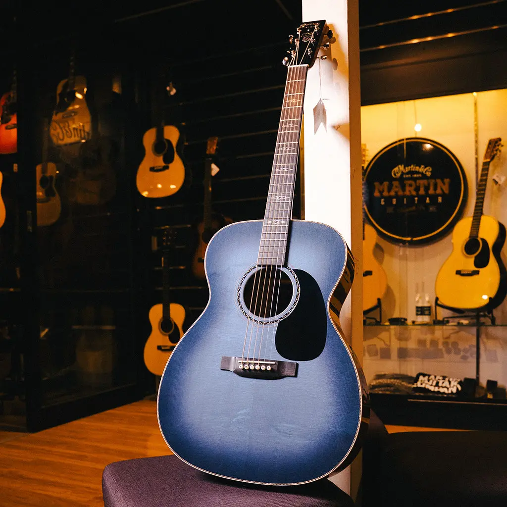 Martin Ceo-11 Limited Edition Grand Auditorium Acoustic Guitar - New Horizons Blue Burst 1