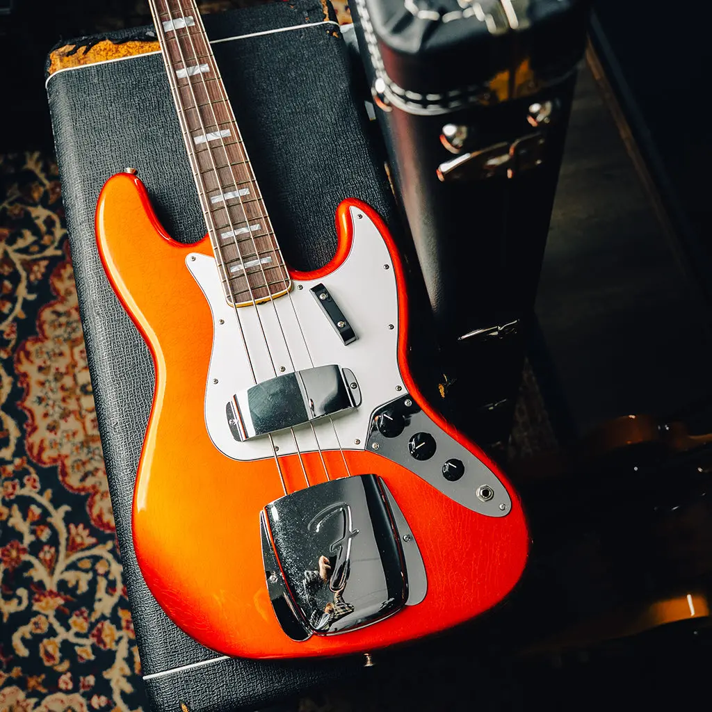 Fender Custom Shop 1966 Jazz Bass Deluxe Closet Classic - Candy Tangerine 1